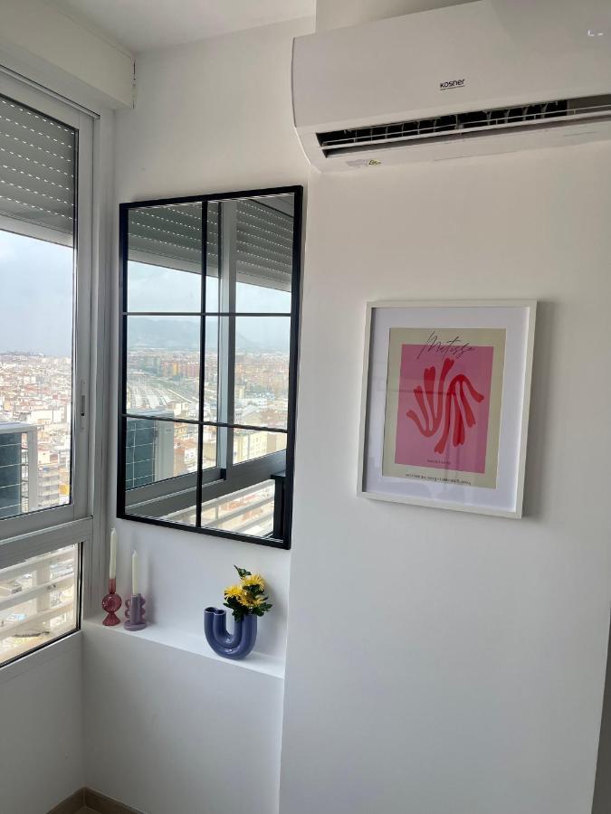 Sky Views In Centre Apartment